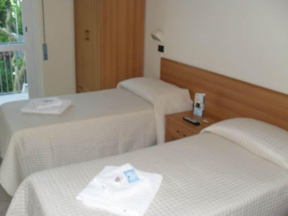 רימיני Hotel Reale מראה חיצוני תמונה