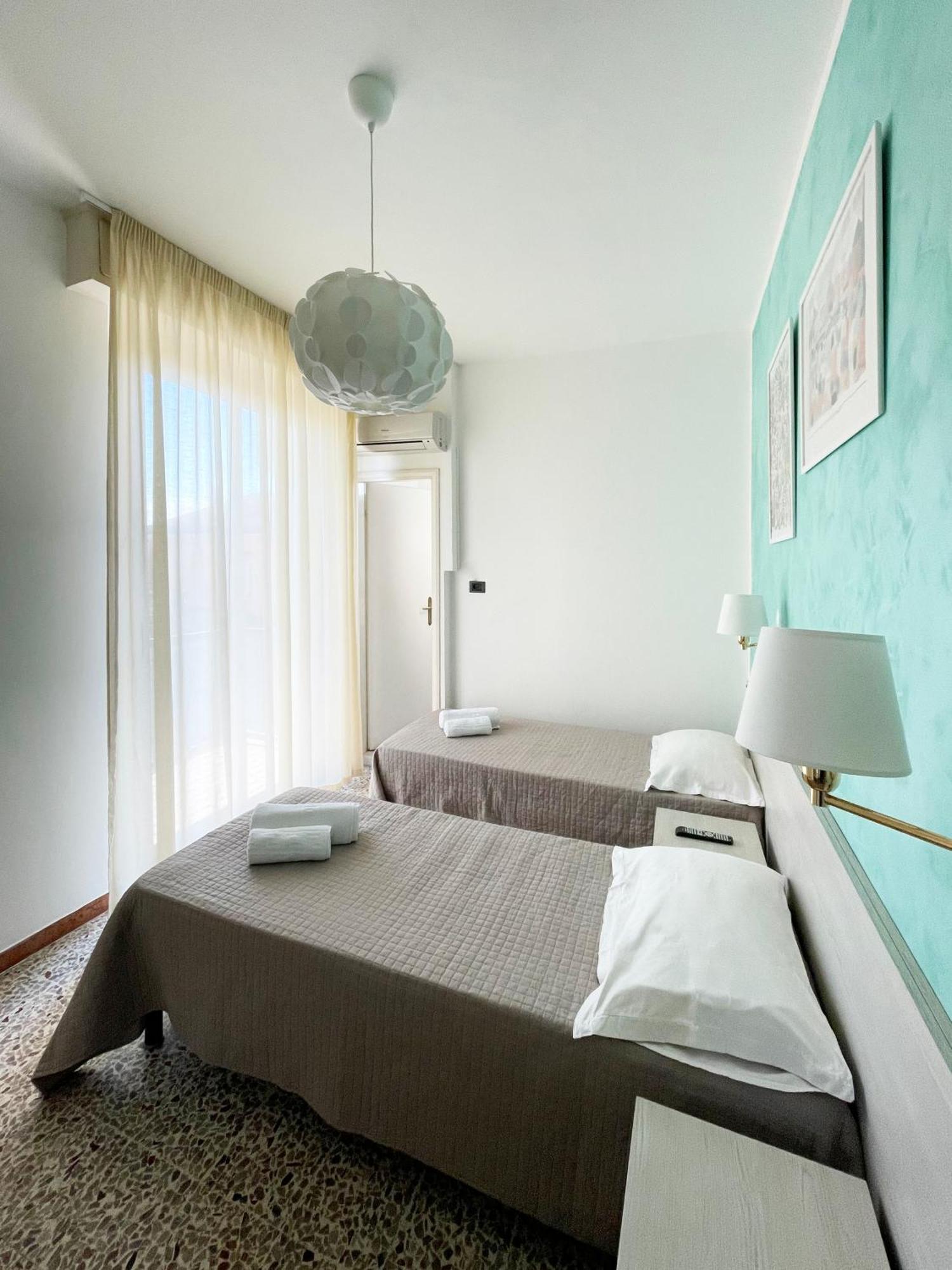 רימיני Hotel Reale מראה חיצוני תמונה