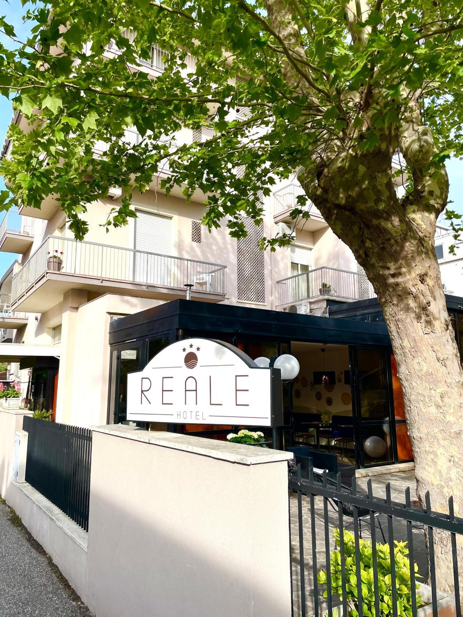רימיני Hotel Reale מראה חיצוני תמונה