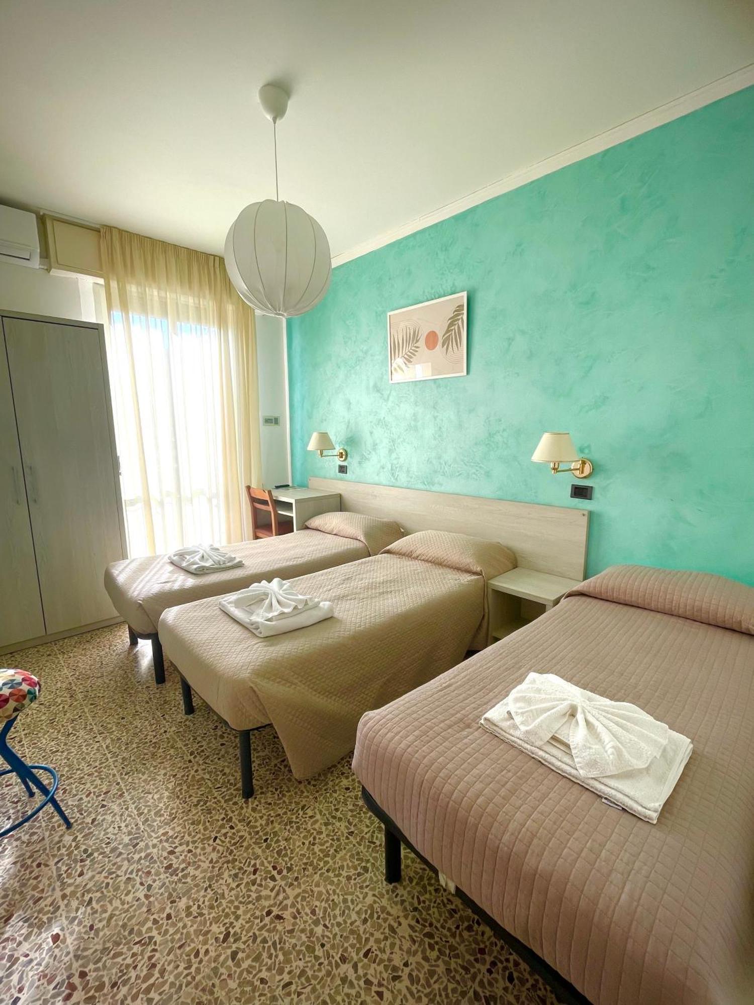 רימיני Hotel Reale מראה חיצוני תמונה
