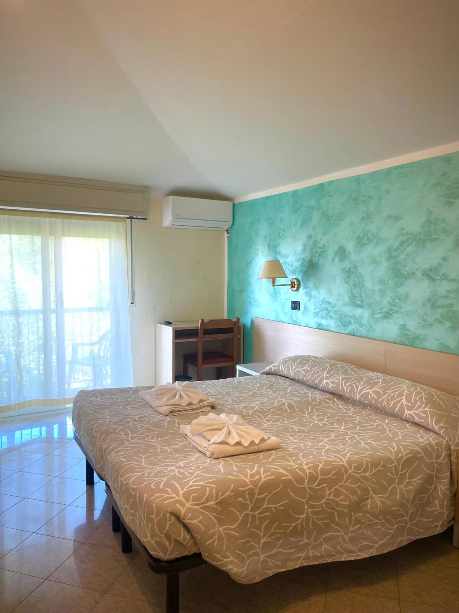 רימיני Hotel Reale מראה חיצוני תמונה
